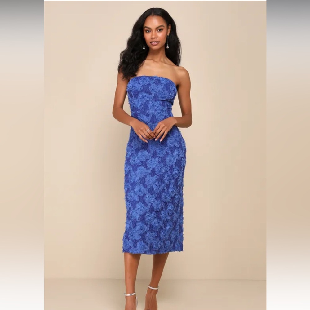 XL Lulus blue floral appliqué strapless midi dress